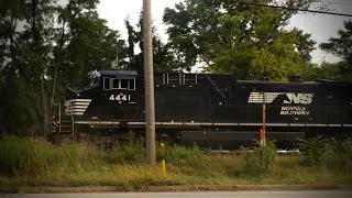 NS #4441 leads coal train in Harmarville PA #norfolksouthern #nstrains #railway #railfan