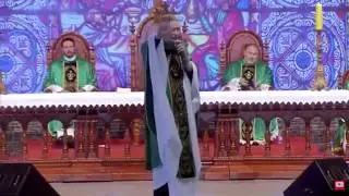 Famous Priest Pushed off Stage by Woman in Front of Thousands of Stunned Worshippers || GoViral