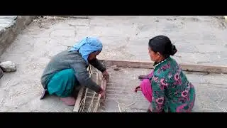 यसरी बुन्नुहोस गुन्द्री। कोठा भित्रै गुन्द्रीको तान लगाउन मिल्ने काठको उपकरण। #nepalitechnology #fyp
