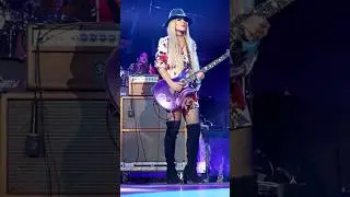 Top 10 Female Guitarists Of All Time