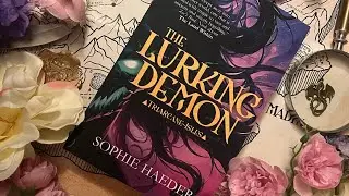 UNBOXING PR BOX - The Lurking Demon by Sophie Haeder