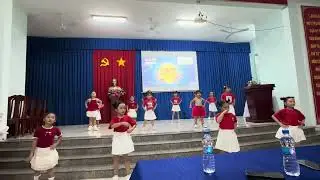 Cháu lên 3