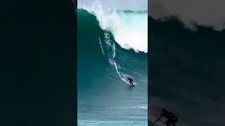 360 air on the Biggest Wave Surfed FINLESS?!?! 🤯 GIVEAWAY🔥 *see pinned comment #shorts #surf