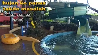 Monkey Canopy splash zone | 4K | sliding erea