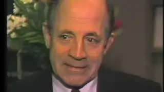 De eerste geldautomaat van Landsmeer geïnstalleerd bij de RaboBank in 1990