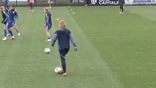 Amber Barrett warming up before RC Lens - Strasbourg on 17.01.2026