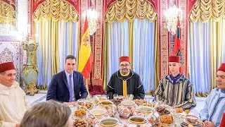 شاهد: العاهل المغربي الملك محمد السادس يستضيف رئيس الوزراء الإسباني على مائدة إفطار رمضان