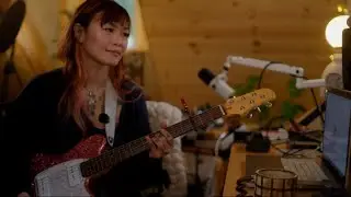 crafting a lil indie riff with my Mixwave chorus preset 