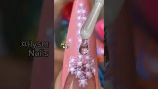 Un Poco Loco u&ntilde;as de flores 💅🏽🌸🌼 Coral Nail with Light Purple Flowers! Cute Trendy Summer Nails