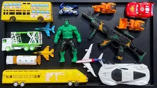 Mencari mainan mobil mobilan, mobil balap, tank baja, palu tor, excavator, hulk, police car, pesawat