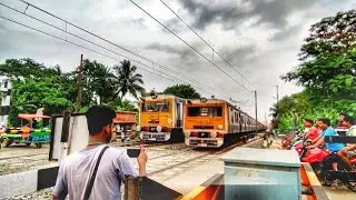 Biggest Railfan Of ER | IRF SAYAN | Filming The Crossing Of EMU Local Train