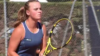 Tennis : portrait de Georgina Hayes qui participe &agrave; l'open f&eacute;minin &agrave; Saint-Palais-sur-Mer