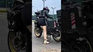 VOGE DS900X - Cute Girl Sweet Looks Savage Control 💞🥰 #adventurebikes #bmwgs #voge900dsx #voge625dsx