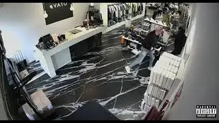 VIDEO: Nederlandse winkelier grijpt hard in bij winkeldiefstal in Steenbergen