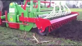 Test Baselier UKF overtopfrees Vegelinsoord