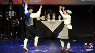 201911170105 Jone Arriaran eta Eki Aizpuru Dantzariak, Euskal Herriko Bikote Gazteen 42  Dantza Solt