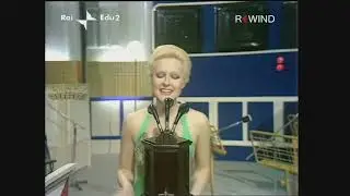 Formula due-1973- Loretta Goggi schetch ai microfoni