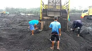 dredge sand containing large and small stones