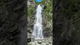 Une chute secr&egrave;te en Gasp&eacute;sie 💙 #waterfall #gasp&eacute;sie #quebec #hike #hiddengems #discoveringcanada