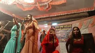 इश्क करती है और खफा भी है वह सितमगर बेवफा भी है