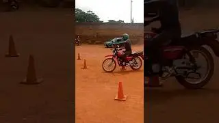 Iga moto guca mumakona