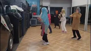 Sperti mati lampu line dance, Demo Kristal molek, januari 2026