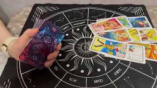 РАСКЛАД ТАРО ДЛЯ МУЖЧИН💯СТОИТ ЛИ ЕЁ ЖДАТЬ ИЛИ ОТПУСТИТЬ ⁉️ 