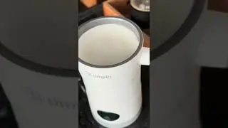 Disfruta de tu caf&eacute; con una exquisita espuma - Espumador de Leche 4 en 1 Blanco