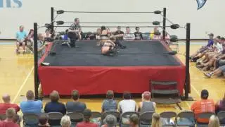 Dani Deville vs Tess Valentine