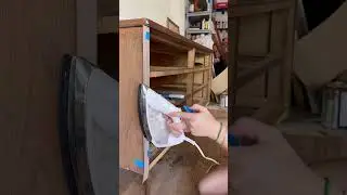 Превращаем 40 долларов в 4000 долларов&hellip;?? Добавляем шпон на комод MCM из секонд-хенда с @minwax