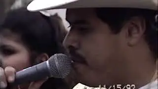 Las Chicas con Su Minifalda y Banda Cascabel