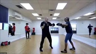 Jun Fan JKD - Attack By Combination
