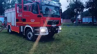 Alarmowanie oraz wyjazd zastępu GCBA-rt z OSP Jabłonna do pożaru stogu