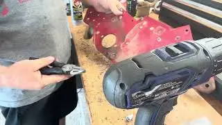 Fixing a rivet nut on a Toro greensmaster 1600 Reel mower ￼