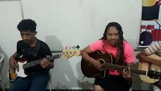 Hay poder en la alabanza Escola de Adoradores seis meses de bênçãos!