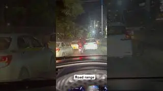 ROAD RANGE IS COMMON IN PUNE ! #roadrage #roadsafety #viralvideo #viral #pothole #potholed #roadblog