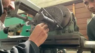 To make a spur Gear on Milling Machine.