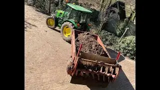 John Deere 5E Spreading Solid Manure POV !! SOUND !!