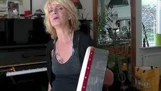 Leoni Jansen en haar Bodhran