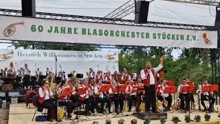 Glück auf, der Steiger kommt: 70 Musiker im Zusammenspiel beim Blasmusikfest in Stücken