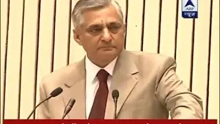 Chief Justice of India TS Thakur breaks down during his speech at Jt conference of CMs and