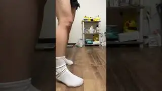 白い靴下 / Giantess white socks