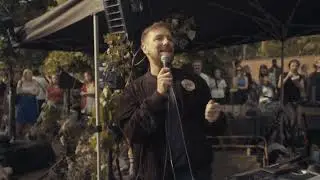 Marcel Weber spricht auf der Demonstration f&uuml;r Gemeinschaftliches Eigentum