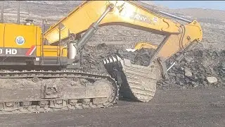 WE SHOW THAT HOW OPERATED HEAVY BIG SANY EXCAVATOR A SMALL MAN MUST WATCH FULL VIDEO 