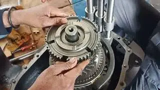 950 GEAR BOX ASSEMBLY KI FULL VIDEO बिलकुल आसान तरीका #gearbox #gear #tatamotors #engine