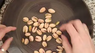 ASMR peeling pistachios (no talking)