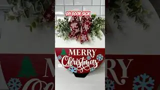 Christmas Door Sign. #doorsign #doorhanger #cricut #cricutmade #diyproject #cricutmaker  #diycrafts