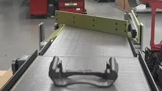Lane Changing Conveyor With Pneumatic Arm by SmartMove&reg;