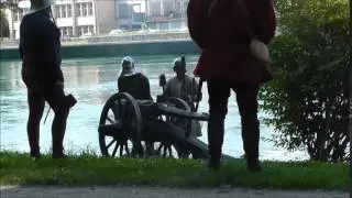Mittelalterliche Gewehre und Kanonen schiessen in Schaffhausen