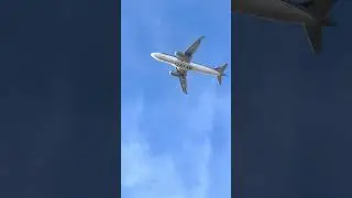 Qatar Airways Airbus 320 take-off